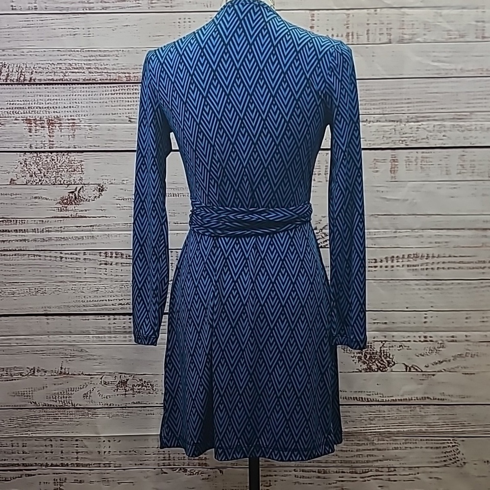 Banana Republic v neck wrap dress - Picture 5 of 9